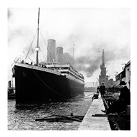 Titanic at the docks of Southampton Framed Print